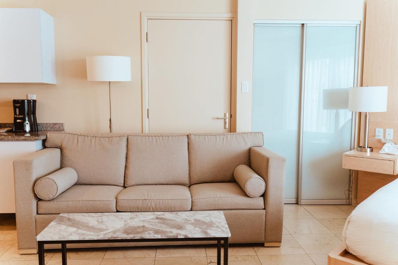 The Mill Resort And Suites Palm Beach Buitenkant foto
