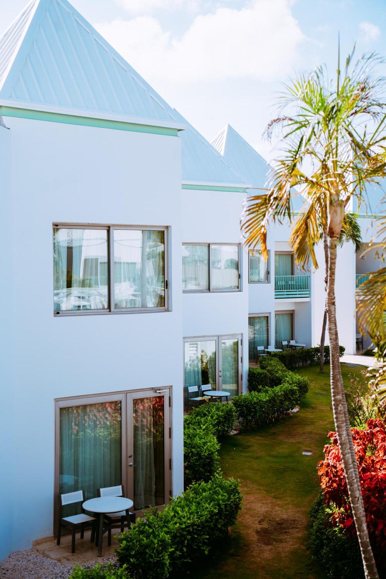 The Mill Resort And Suites Palm Beach Buitenkant foto
