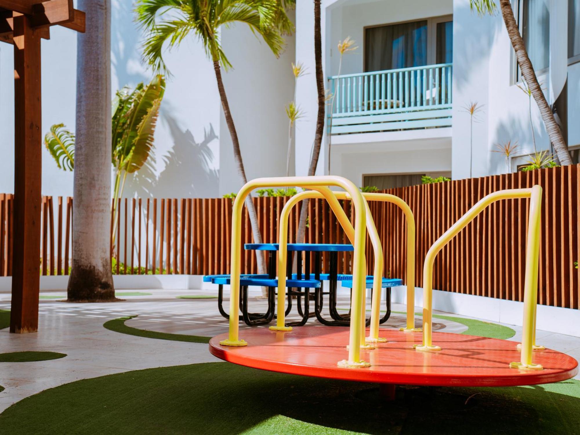 The Mill Resort And Suites Palm Beach Buitenkant foto