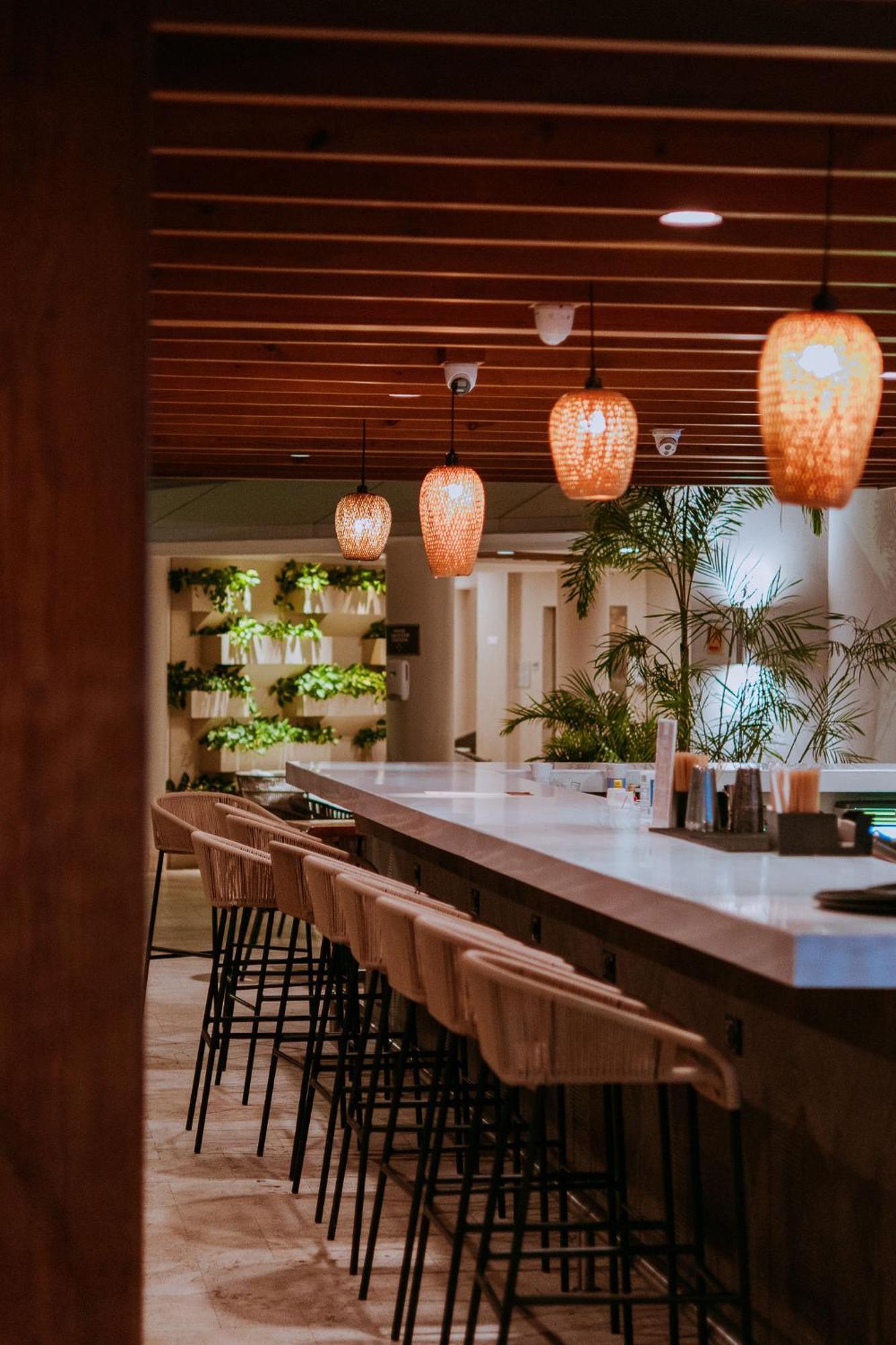 The Mill Resort And Suites Palm Beach Buitenkant foto